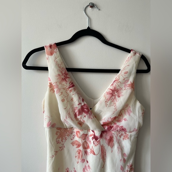 Poet Floral Midi Dress - Picture 7 of 9